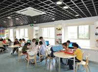 时光机|在上海这所学校，每个教室里都有三个口袋……