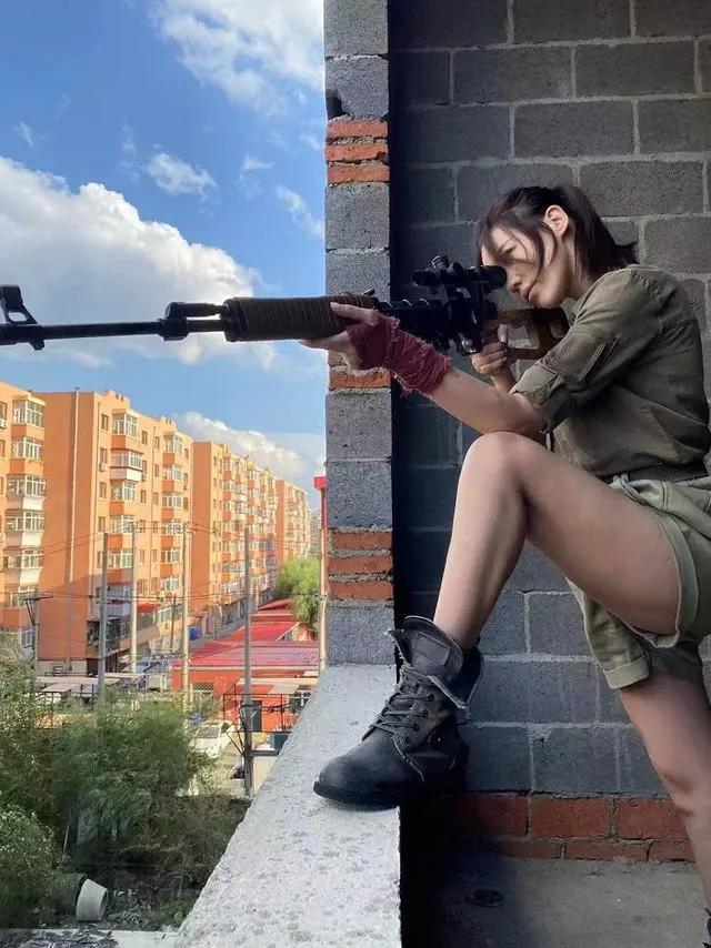 《雪鹰领主》在横店热拍施予斐飒气出演动漫女战神