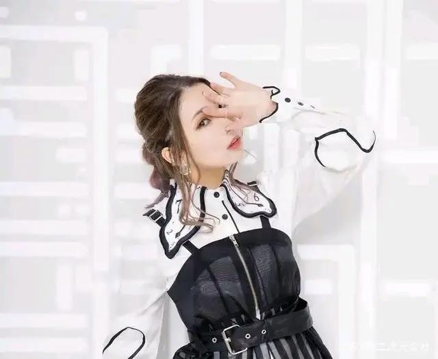 动画「蔷薇王的葬列」古川慎OP担当ED是ZAQ