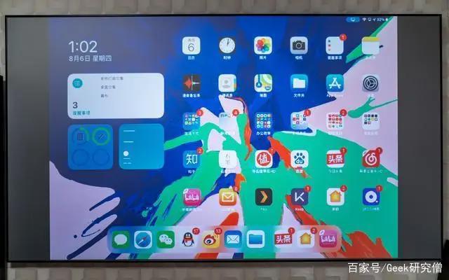 投影仪幕布怎么选？钉子科技菲涅尔屏/K5抗光幕布实测体验