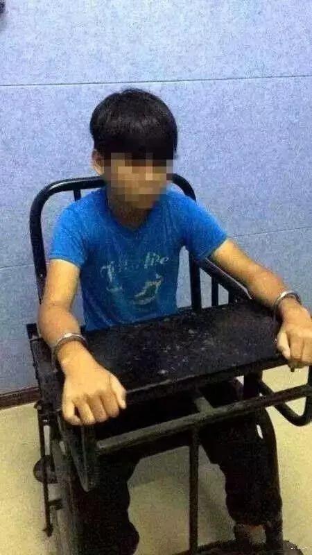 认安倍做“亲爹”的少年被抓！原来，“精日分子”都是这么来的！