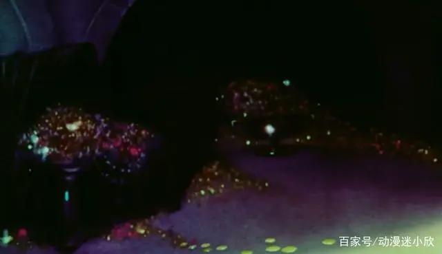 1943年叫板迪士尼之作，被列为“华纳禁片”，黑炭公主与骑个小矮人