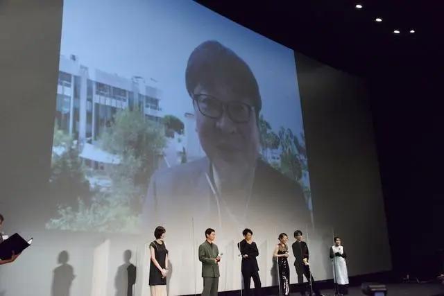 组图：《龙与雀斑公主》上映宣传活动配音阵容登台宣传