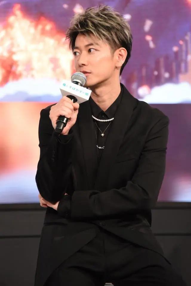 组图：《龙和雀斑公主》完成报告会佐藤健将为巨龙配音