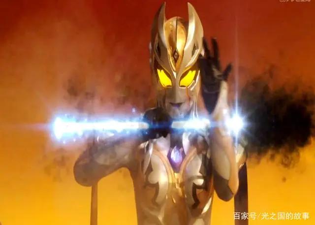 《特利迦奥特曼》第1集:打败怪兽后去地球，特利迦要与迪迦会面！