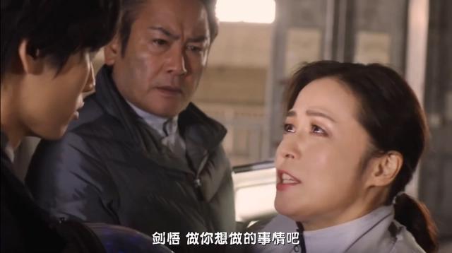 《特利迦奥特曼》第1集：拥有真正的迪迦伏笔，不是平行宇宙？