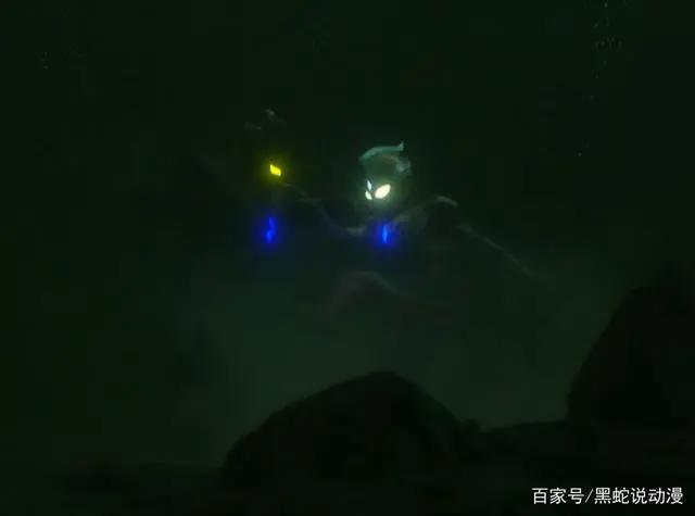 特利迦奥特曼2话：奇玛伊拉被0距离光线秒杀达贡和强力型五五开