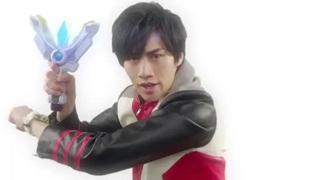 特利迦奥特曼全信息公布，男主颜值不忍直视