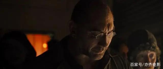 《银翼杀手》世界观下的故事，被视为正史的漫画、电玩、短片介绍