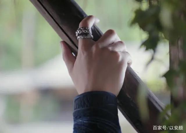 《镜·双城》3大选角败笔，李易峰屠苏式演技，陈钰琪古装无差别！