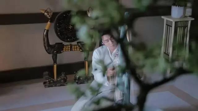 《镜·双城》首播获1.2亿好成绩，口碑却被怼翻，网友吐槽停不下