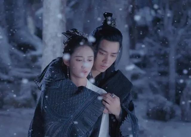 沧月《镜双城》改编剧集动画同期PK，17年前的网文爆款还有吸引力吗？