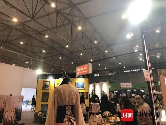 听原创音乐、看搞怪视频……探馆成都创意设计周欢乐不停