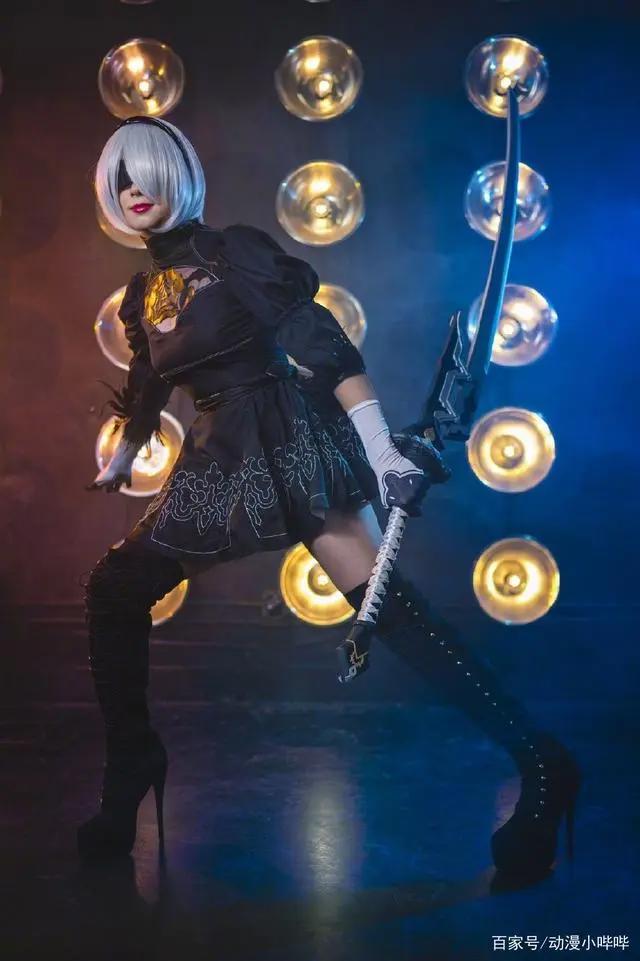 女装大佬COS《猫娘乐园》香草，成品太惊艳，评论区网友瞬间沦陷