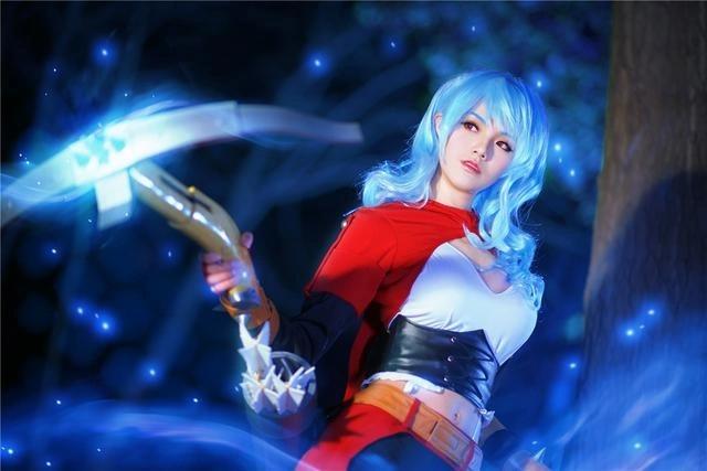 《幻镜诺德琳》前传COS蕾娜斯与乌拉，清纯又不失性感