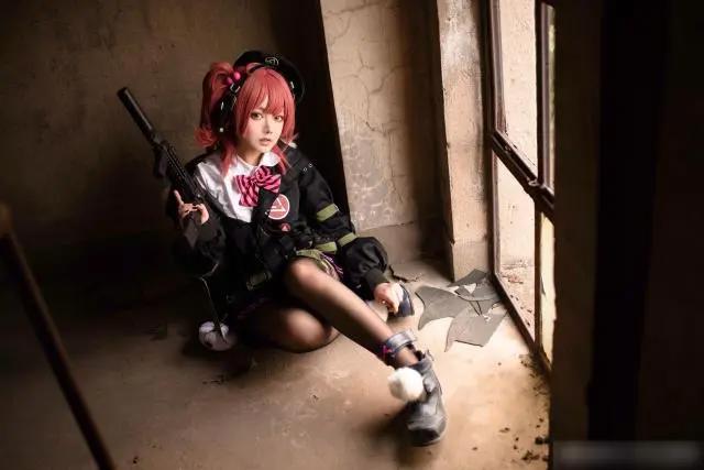 国人可爱美少女COS的两组少女前线角色！不用过多修饰也很不错哦