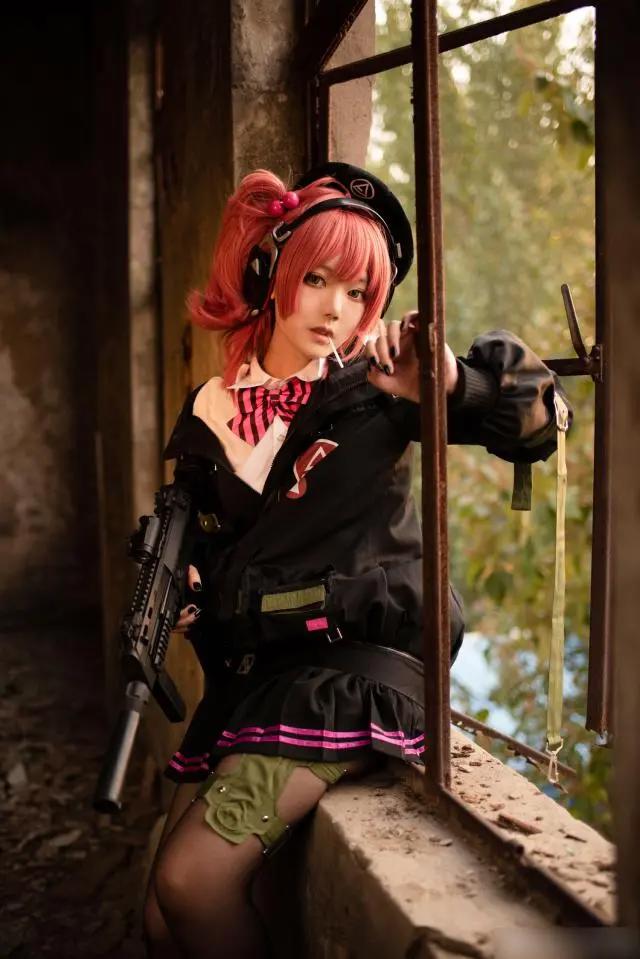 国人可爱美少女COS的两组少女前线角色！不用过多修饰也很不错哦