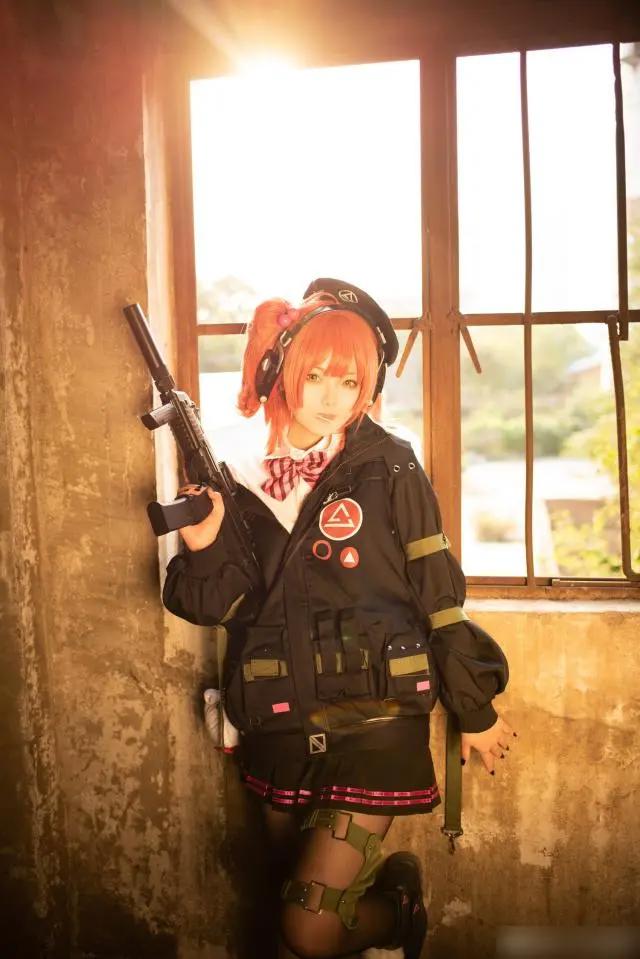 国人可爱美少女COS的两组少女前线角色！不用过多修饰也很不错哦