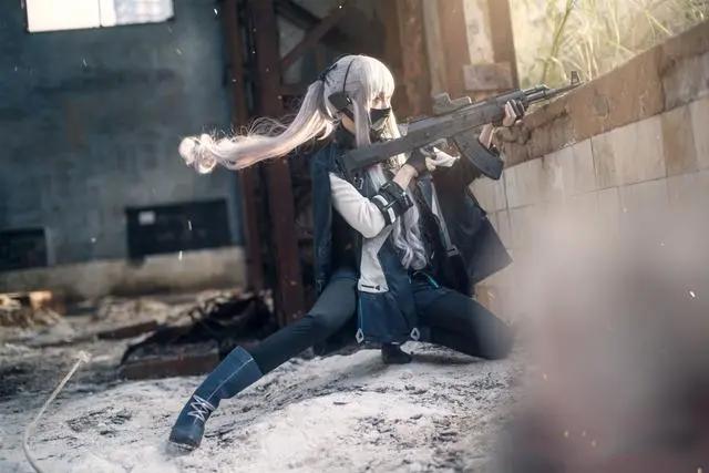 四组非常漂亮的手游《少女前线》系列COSPLAY作品！造型很帅气！