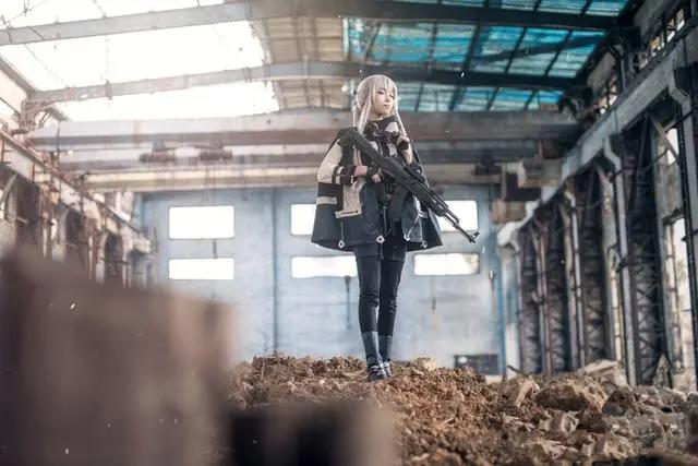 四组非常漂亮的手游《少女前线》系列COSPLAY作品！造型很帅气！