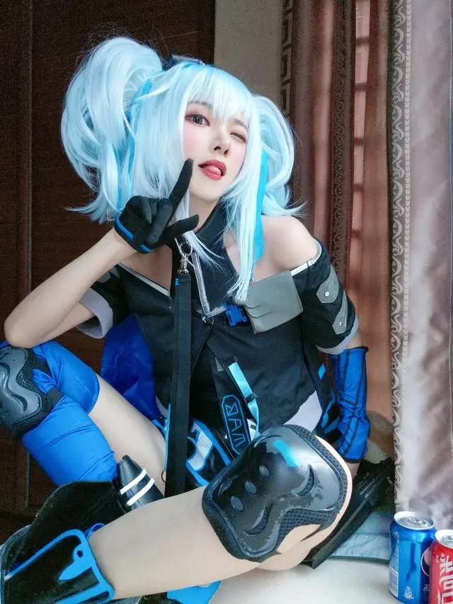 三组国产游戏《少女前线》系列COSPLAY作品欣赏！造型非常帅气哦