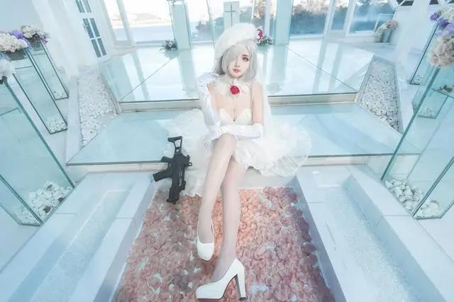 来自三位国人妹子带来的游戏《少女前线》系列COSPLAY作品欣赏！