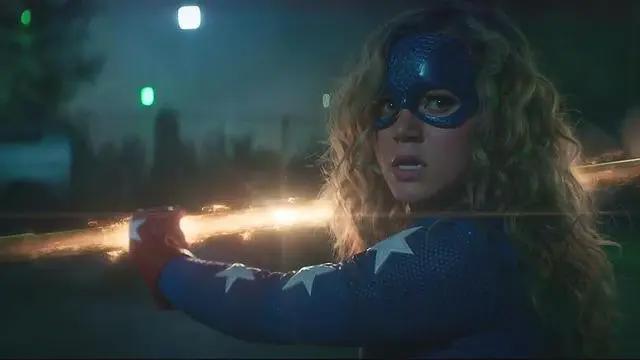 超级英雄惨变迷途羔羊高中女生破解身世之谜