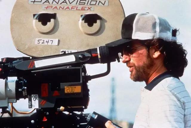 上映6天票房6亿，《头号玩家》看的是什么？