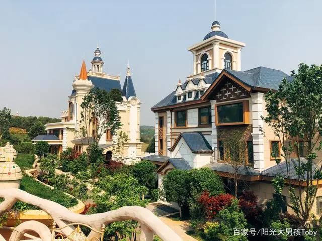 隐藏在昆明的童话世界，阿拉丁小镇，还你一场迪士尼乐园的梦