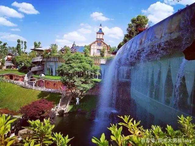 隐藏在昆明的童话世界，阿拉丁小镇，还你一场迪士尼乐园的梦