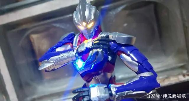 机动迪迦奥特曼素组实物：大战初代钢铁岳父黑暗钢铁迪迦太帅