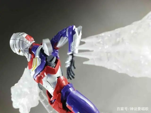 机动迪迦奥特曼素组实物：大战初代钢铁岳父黑暗钢铁迪迦太帅