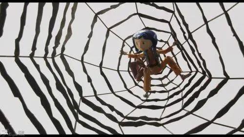 动漫《鬼妈妈》，好看电影里的钮扣妈妈和凯罗琳小孩子