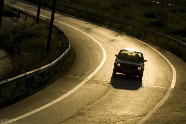 看动漫学英语，海绵宝宝第一季第八集对白（中英对照）