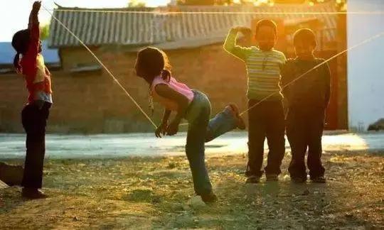 小霸王、四驱车、大白兔、灌篮高手…你还记得几个？今天，再做一个孩子！