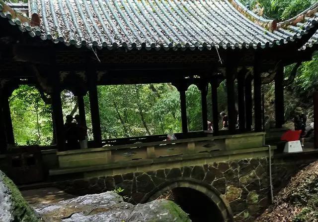 《天官赐福》遇仙桥现实中有，珊瑚珠寓意很暖，师无渡无法渡己！