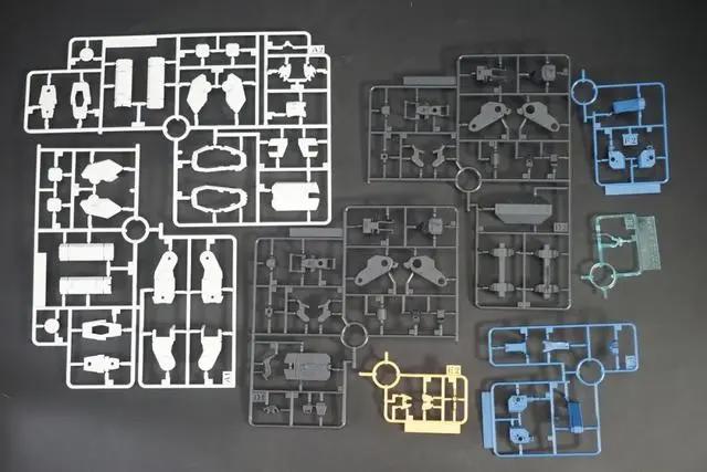 新HG机甲系列首作境界战机MAILeS白稚