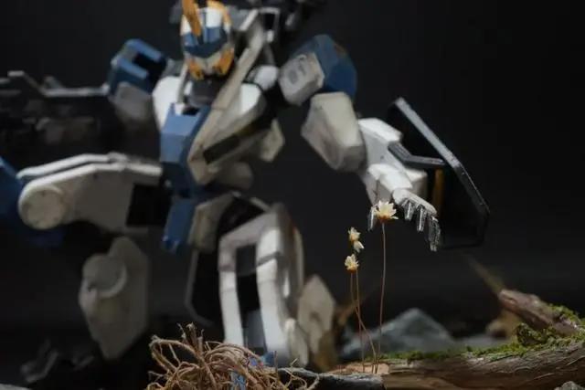 新HG机甲系列首作境界战机MAILeS白稚