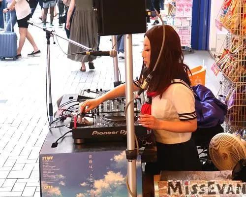 动画《擅长捉弄的高木同学2》夏日祭企划系列开办