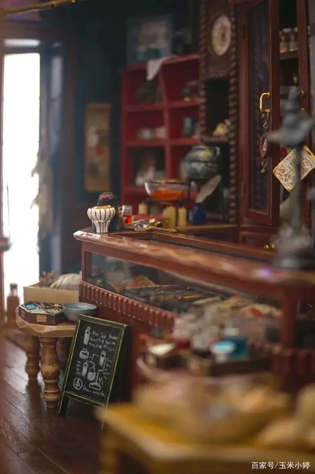 她徒手造出宫崎骏动画中的房子，太过精致被网友迅速圈粉