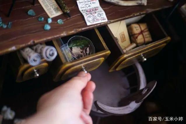 她徒手造出宫崎骏动画中的房子，太过精致被网友迅速圈粉