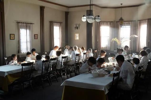 滨边美波女神领衔主演！《约定的梦幻岛》真人电影定档20年12月18日