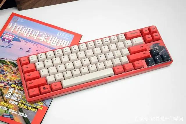国产热门武侠动漫定制，68%小配列，黑爵镖人机械键盘开箱体验