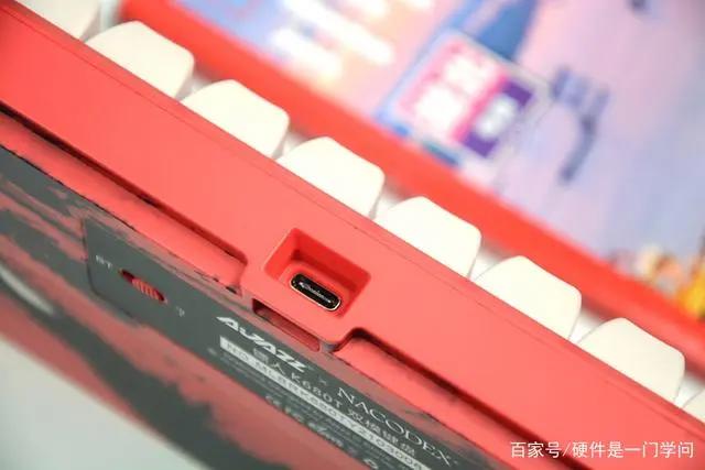 国产热门武侠动漫定制，68%小配列，黑爵镖人机械键盘开箱体验