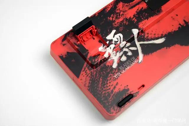 国产热门武侠动漫定制，68%小配列，黑爵镖人机械键盘开箱体验