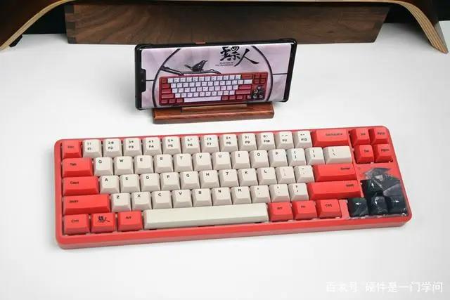 国产热门武侠动漫定制，68%小配列，黑爵镖人机械键盘开箱体验
