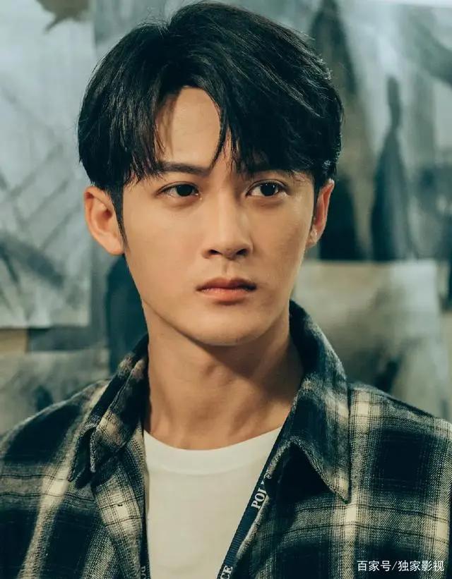 檀健次家世强大？名字来自二次元，对女明星不动心却在试镜时脸红