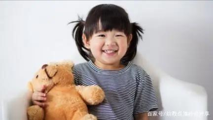 终于盼到了2022年的第一部动画片《魔法满屋》，结果却是令人……