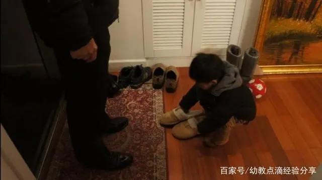 终于盼到了2022年的第一部动画片《魔法满屋》，结果却是令人……