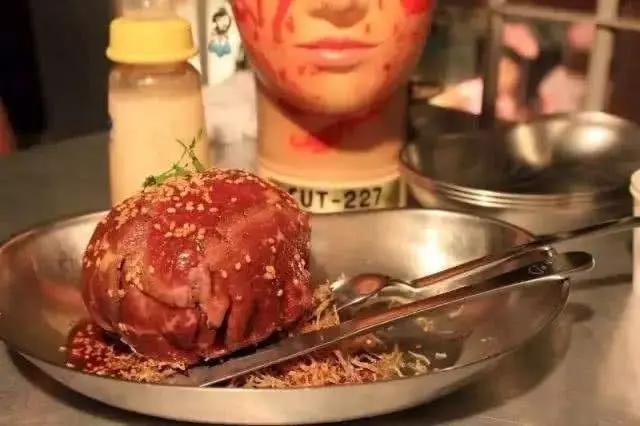 日本一奇葩餐厅吃饭像受刑，未成年人不能进入，服务员超有个性